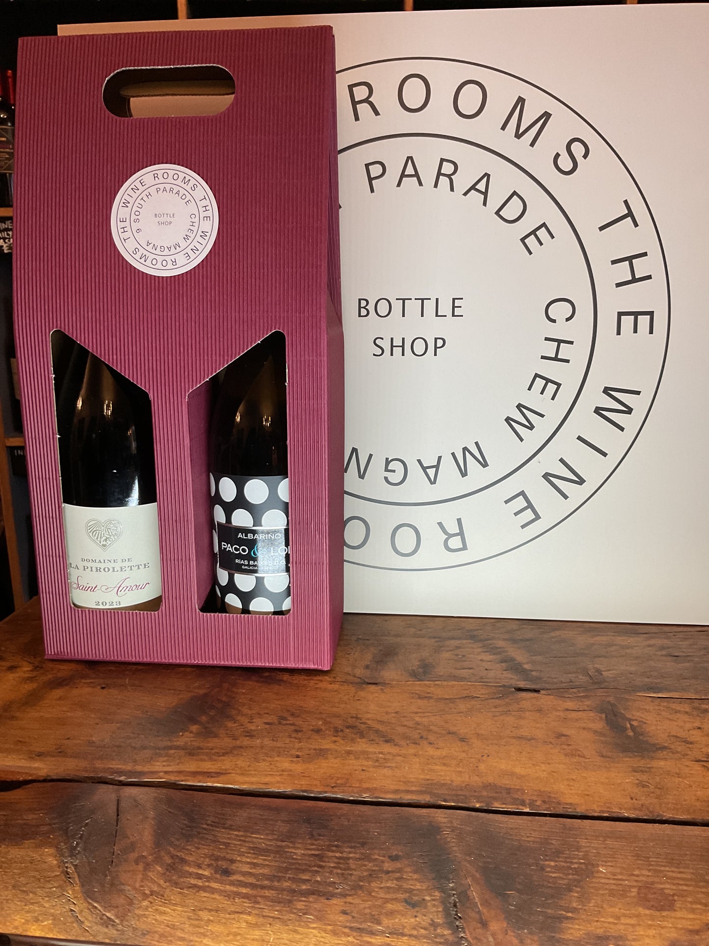 
                  
                    Gift bag , Saint Amour & Paco & Lola Albariño
                  
                